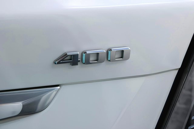 Vehicle image 13 of 35