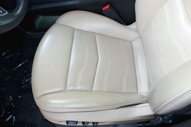 Vehicle image 18 of 35