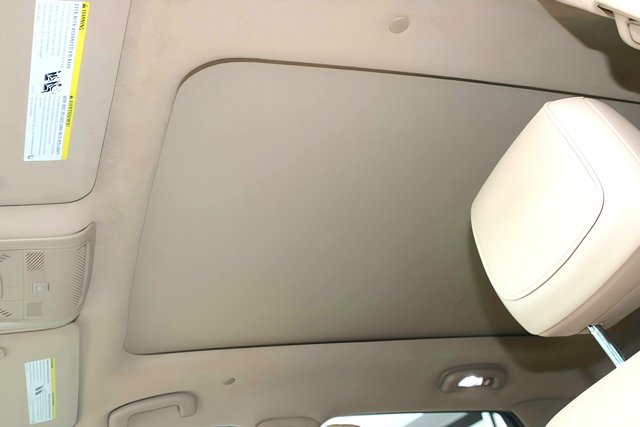 Vehicle image 27 of 35