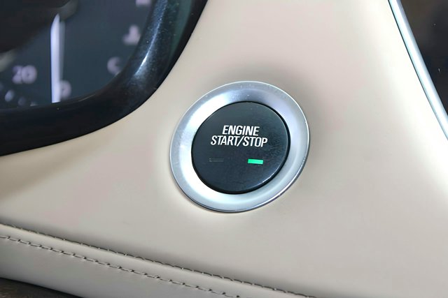 Vehicle image 25 of 35