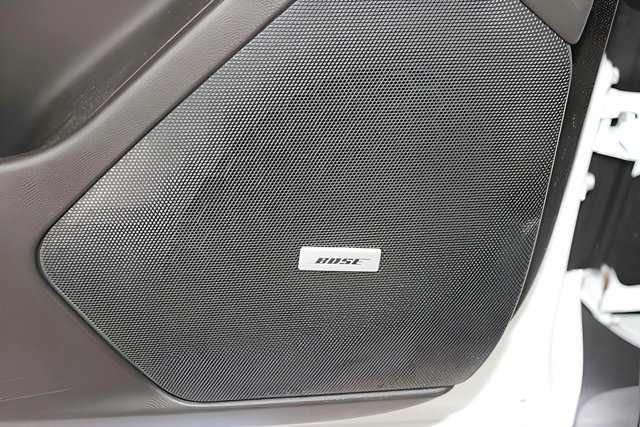 Vehicle image 17 of 35