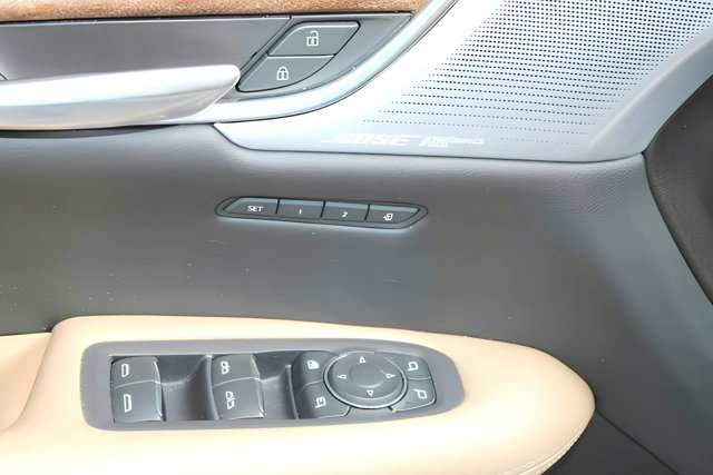 Vehicle image 16 of 35