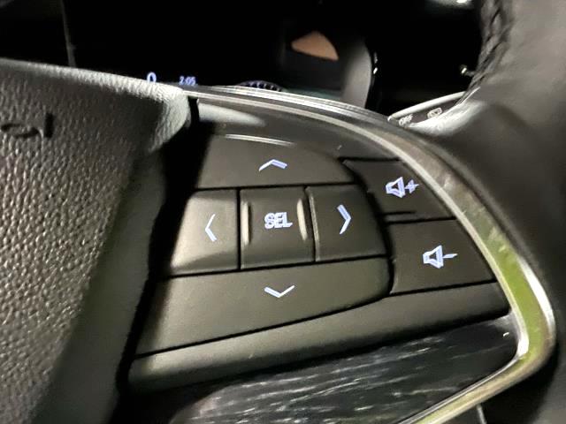 Vehicle image 28 of 33