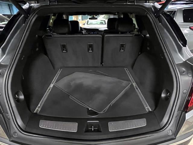 Vehicle image 10 of 33