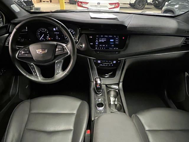 Vehicle image 14 of 33
