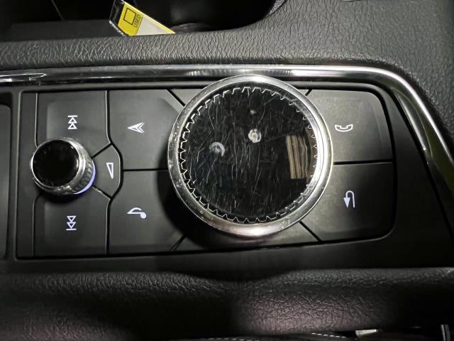 Vehicle image 25 of 33