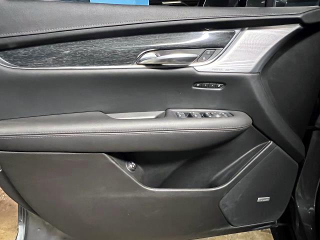 Vehicle image 15 of 33
