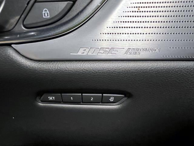 Vehicle image 16 of 33