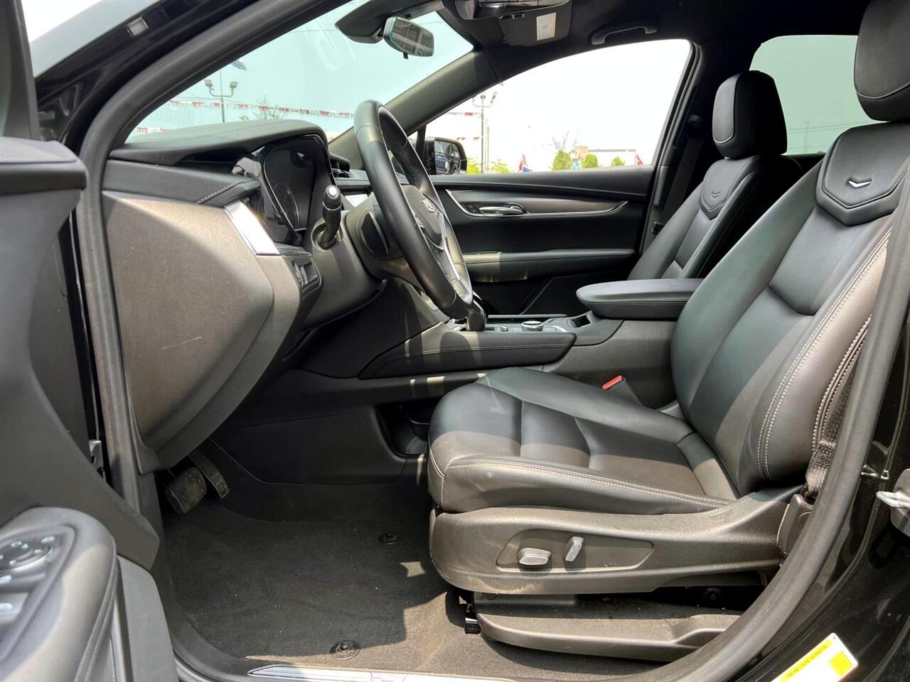 Vehicle image 9 of 28