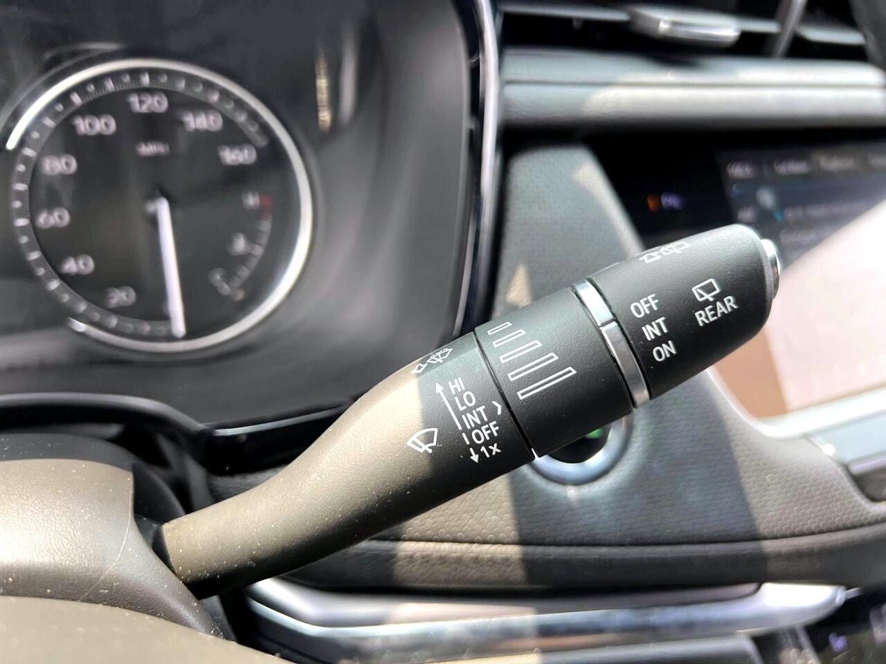 Vehicle image 27 of 28