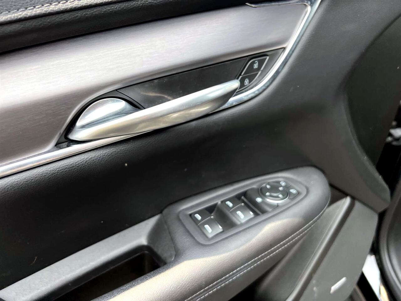 Vehicle image 15 of 28