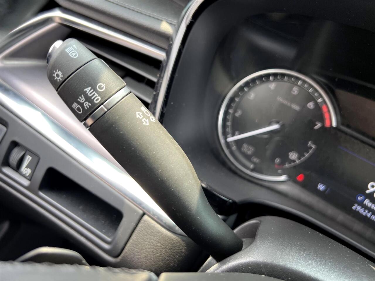 Vehicle image 23 of 28