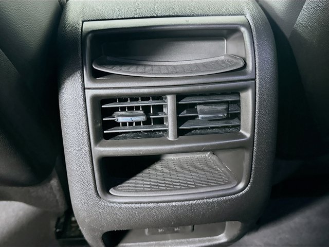 Vehicle image 20 of 35