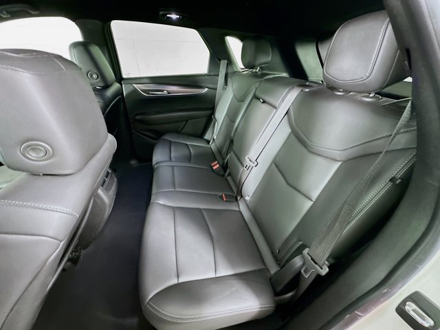 Vehicle image 21 of 35