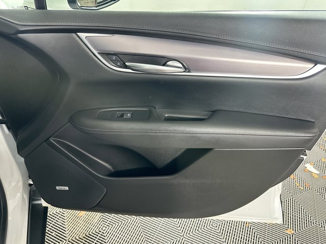 Vehicle image 31 of 35