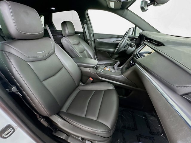 Vehicle image 29 of 35