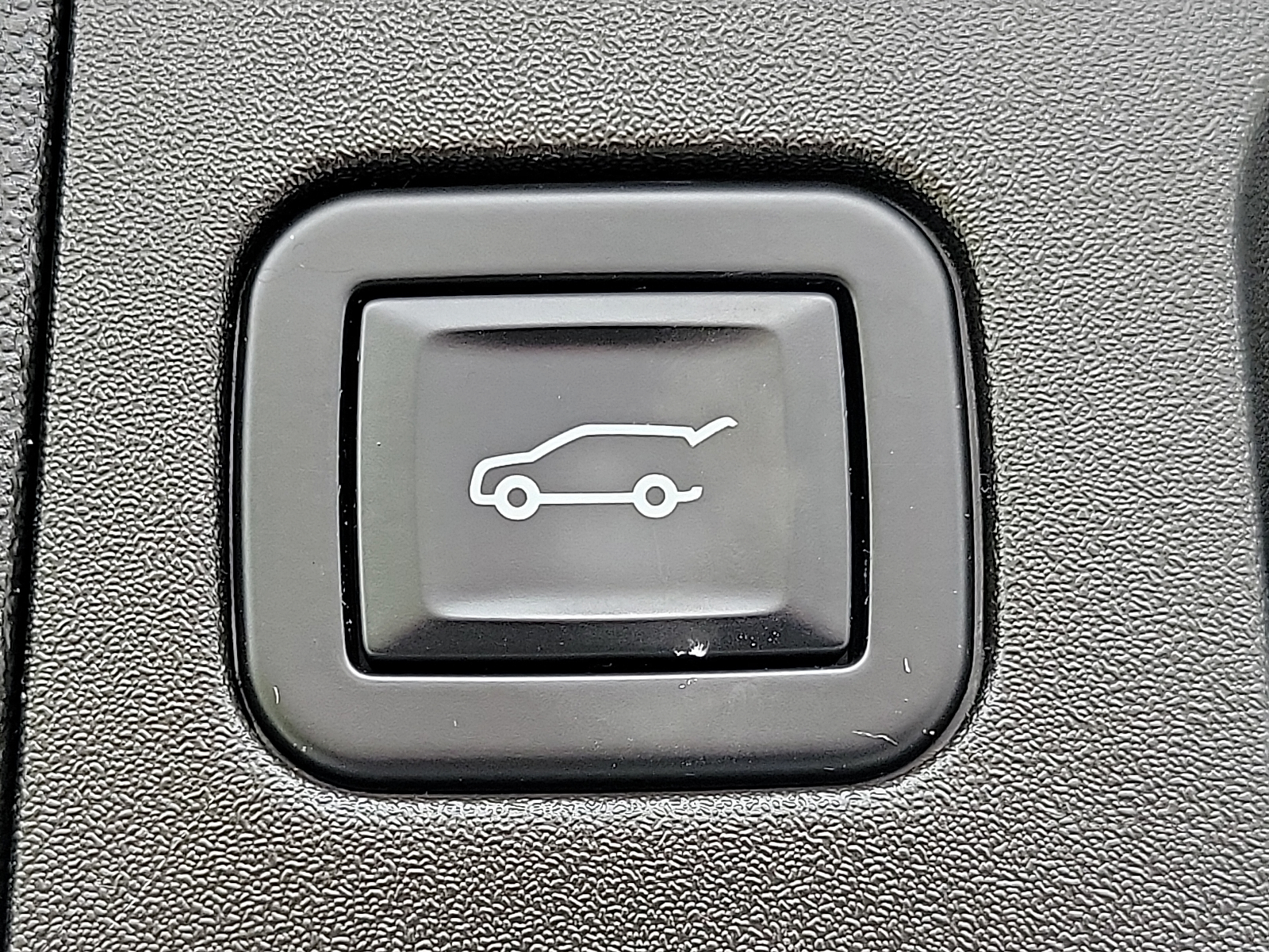 Vehicle image 23 of 25