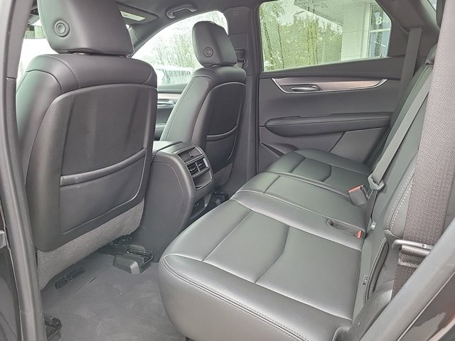 Vehicle image 14 of 28
