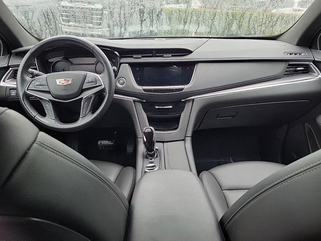Vehicle image 17 of 28