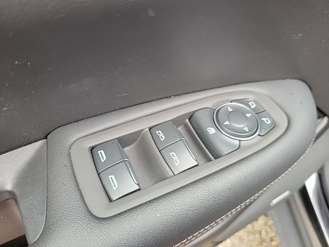 Vehicle image 24 of 28