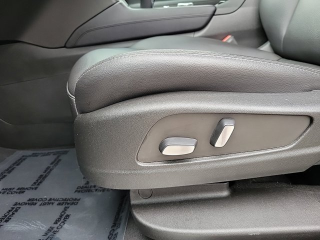 Vehicle image 12 of 28