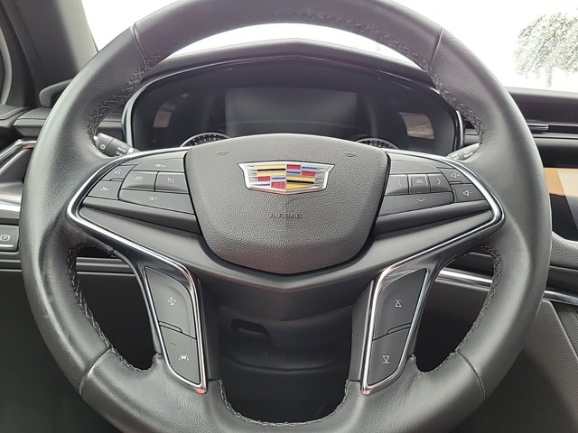 Vehicle image 18 of 28