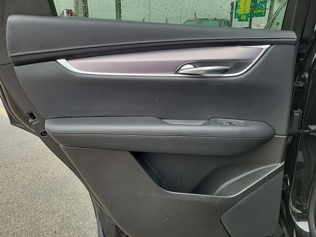 Vehicle image 25 of 28