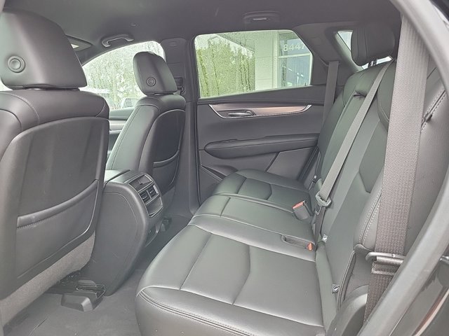 Vehicle image 13 of 28