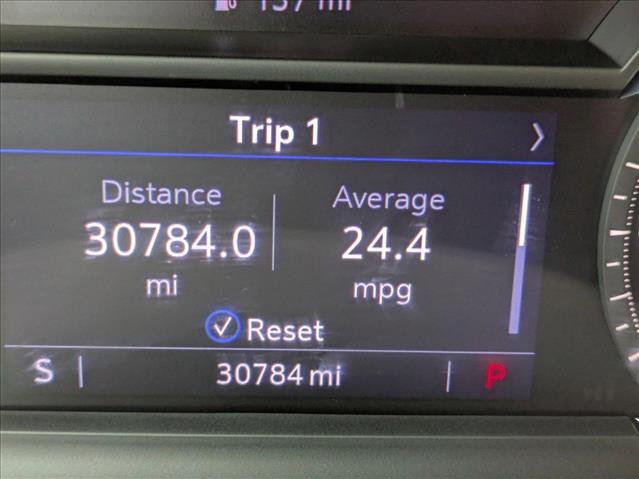 Vehicle image 11 of 24