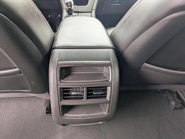 Vehicle image 16 of 24