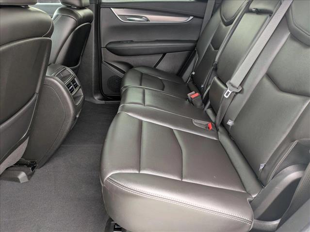 Vehicle image 18 of 24