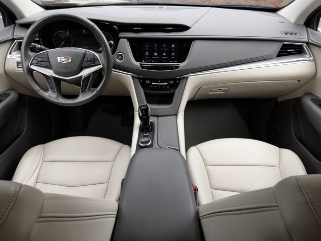 Vehicle image 26 of 33