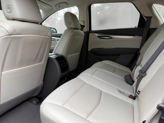 Vehicle image 28 of 33