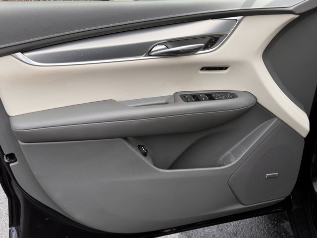 Vehicle image 11 of 33