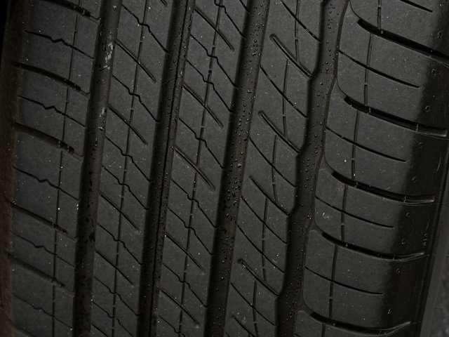 Vehicle image 9 of 33