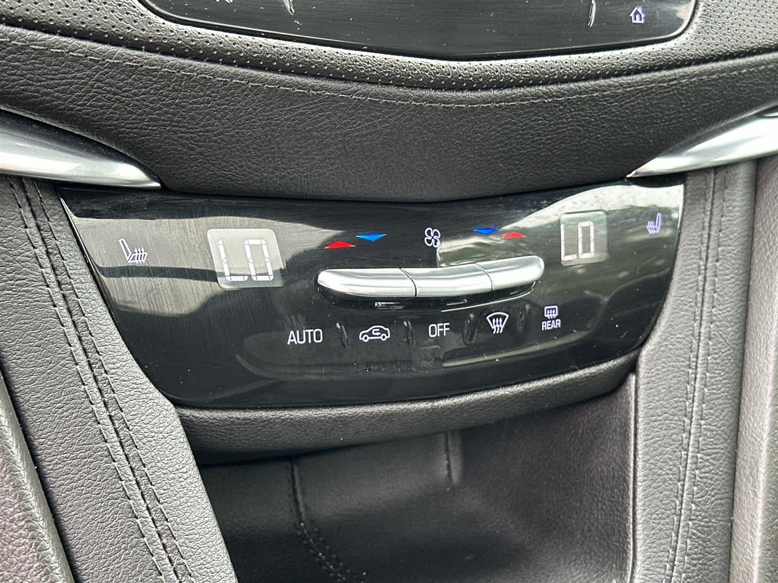 Vehicle image 25 of 31