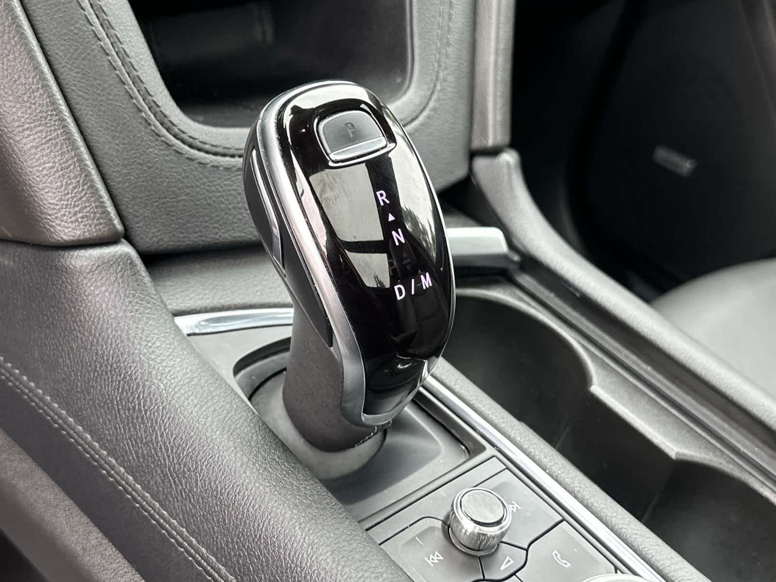 Vehicle image 17 of 31