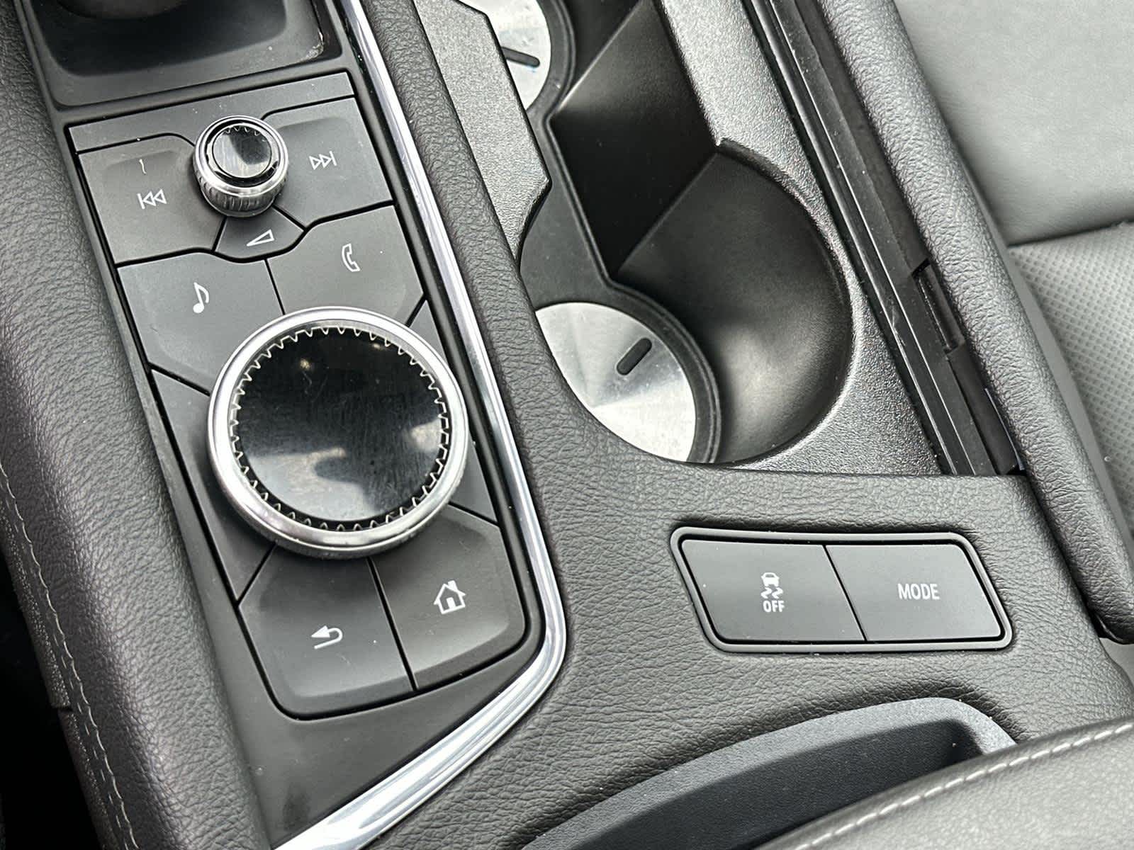 Vehicle image 26 of 31