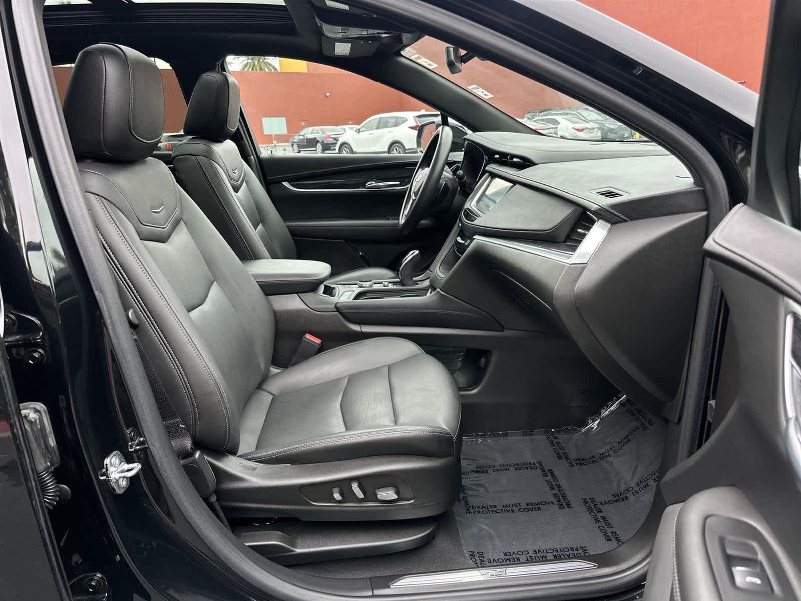 Vehicle image 14 of 31