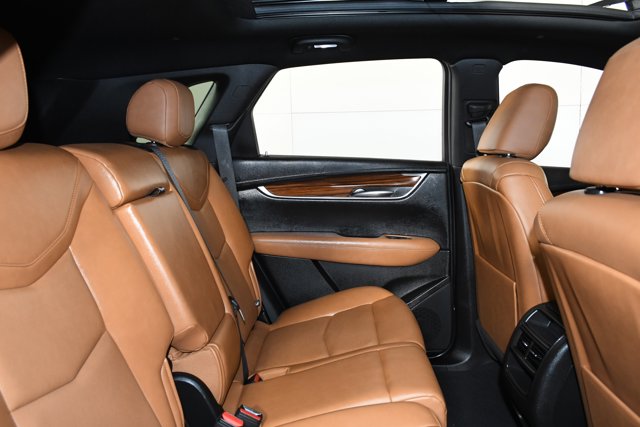 Vehicle image 22 of 32