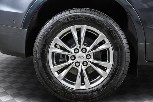 Vehicle image 28 of 32