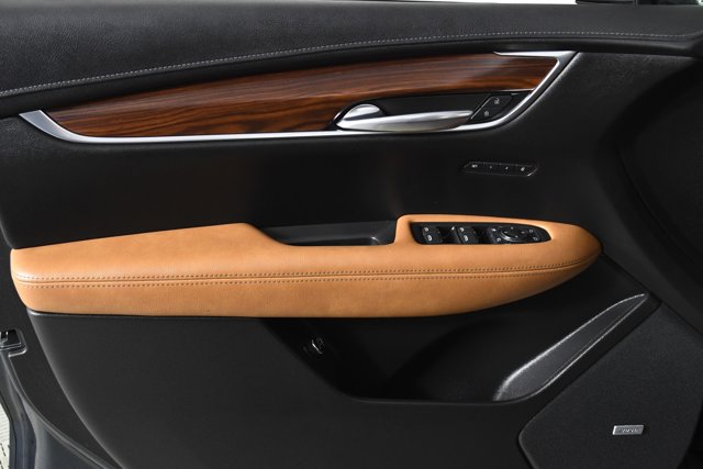 Vehicle image 19 of 32