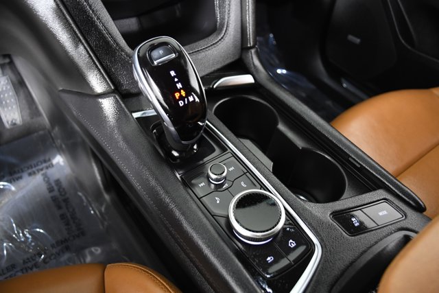 Vehicle image 14 of 32