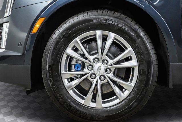 Vehicle image 27 of 32