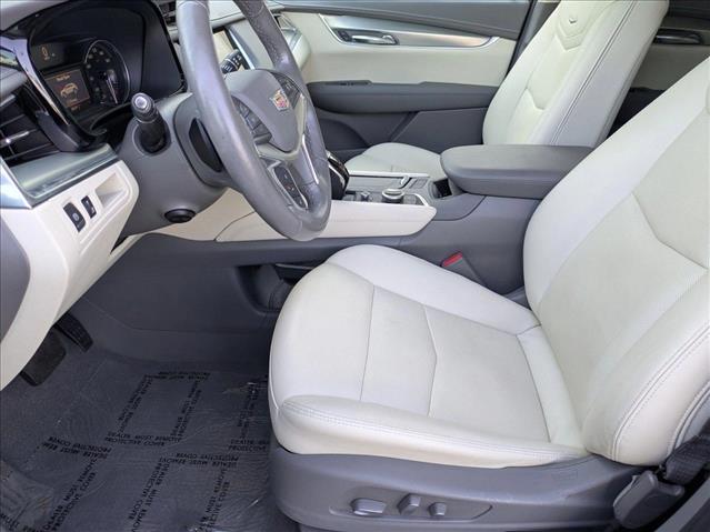 Vehicle image 23 of 25