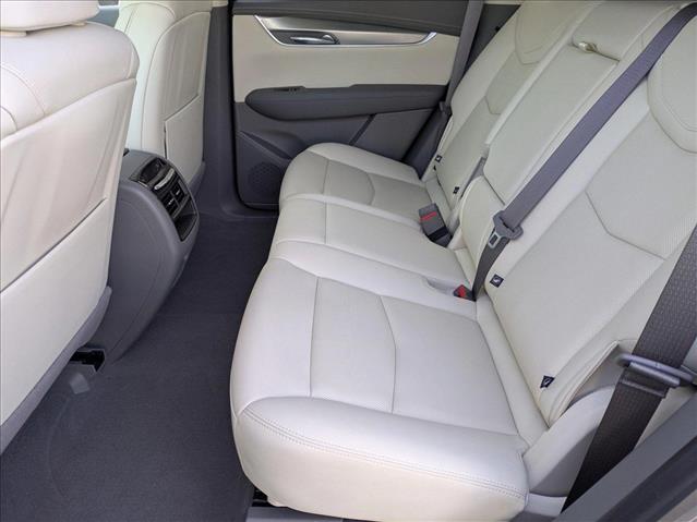 Vehicle image 12 of 25