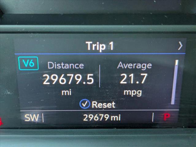 Vehicle image 17 of 25