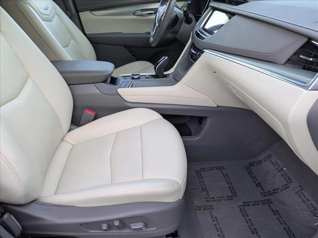 Vehicle image 13 of 25