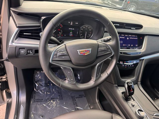 Vehicle image 14 of 25