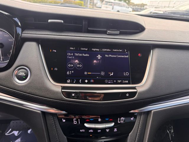 Vehicle image 18 of 25